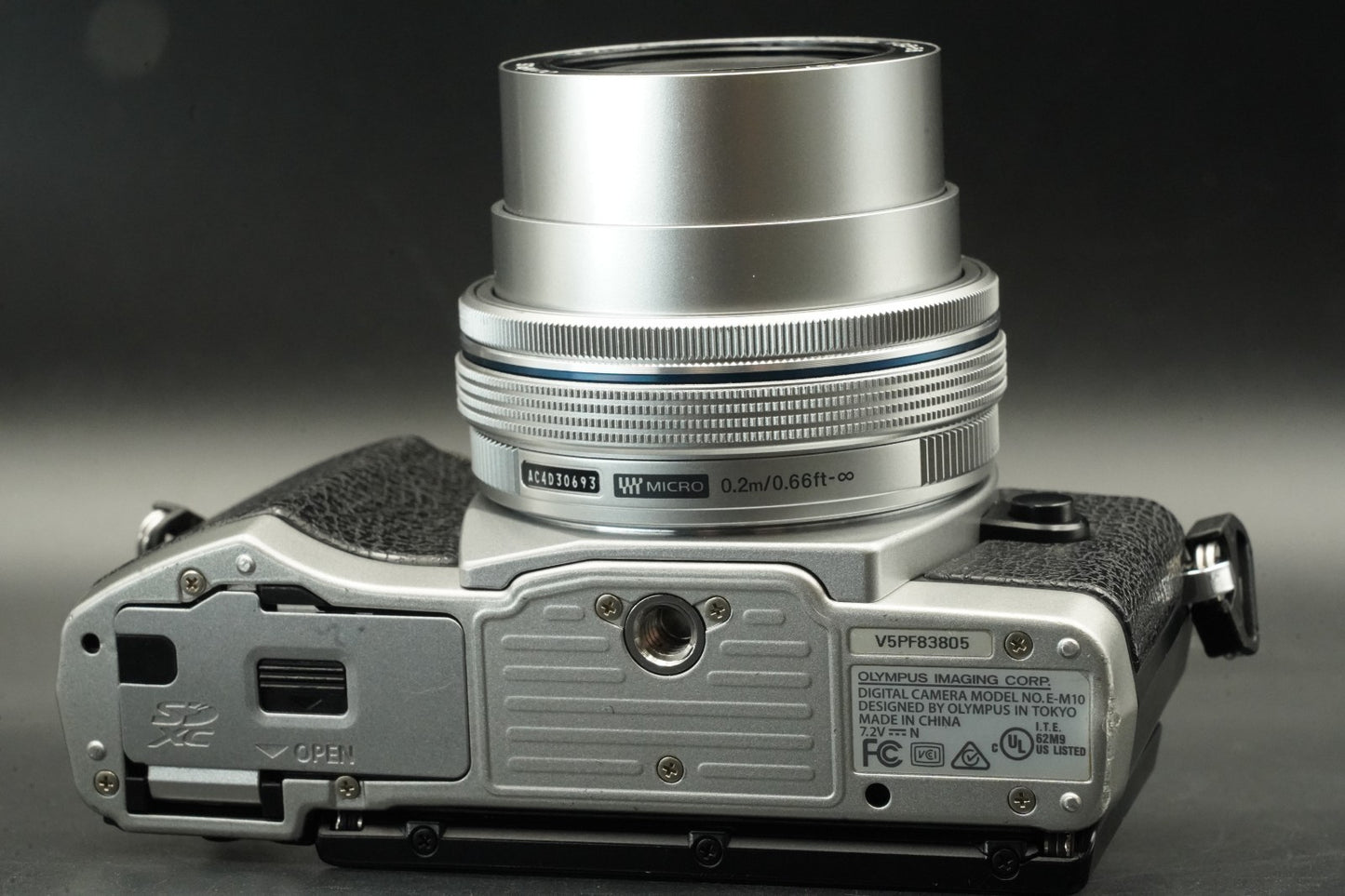 Olympus OM-D E-M10 16.1MP Digital SLR Camera Silver + 14-42mm Lens  11517