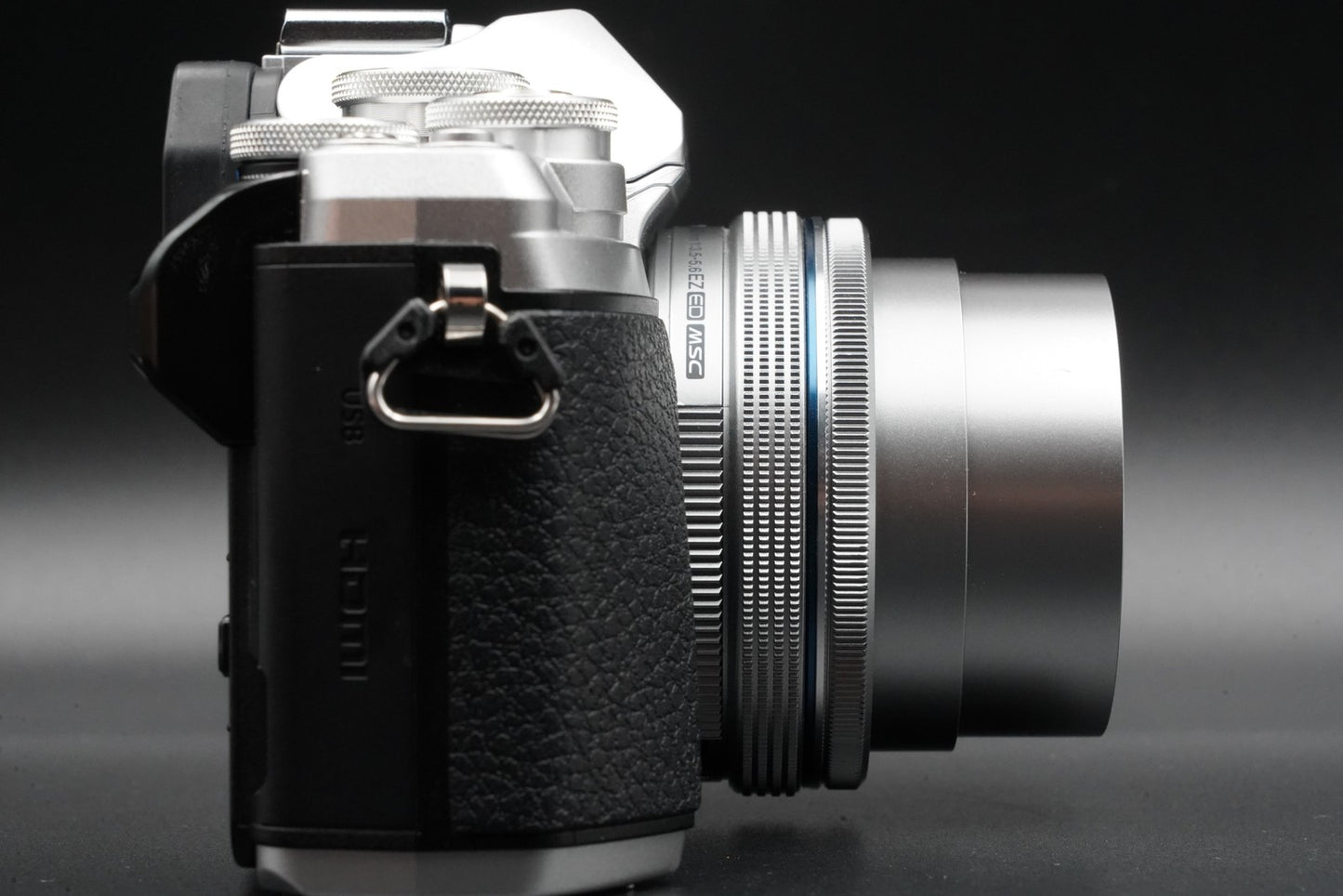 Olympus OM-D E-M10 Mark III Silver Body Only Silver w/ 2 Lenses10447