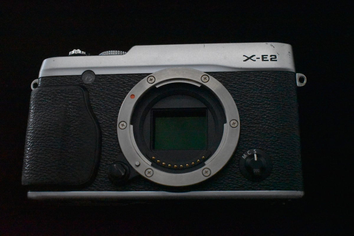 [US Duty Paid] Fujifilm Fuji X-E2 fotocamera digitale mirrorless argento...