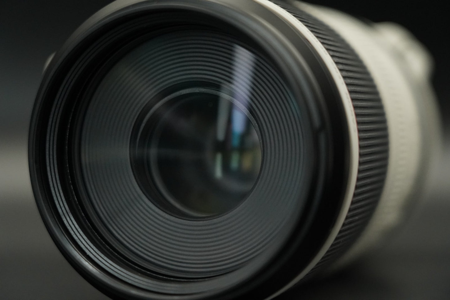 Canon RF 100-500mm f/4.5-7.1 L IS USM Lens ALMOST UNUSED 11563