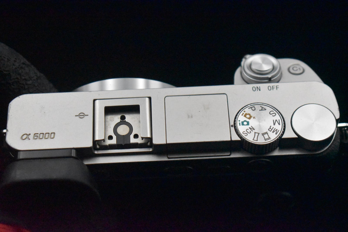 [US Duty Paid] Appareil photo numérique sans miroir Sony a6000 avec...