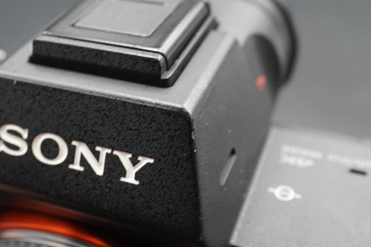 Sony A7R III ILCE-7RM3 Mirrorless digital camera English OK -32703 cuts- #11410