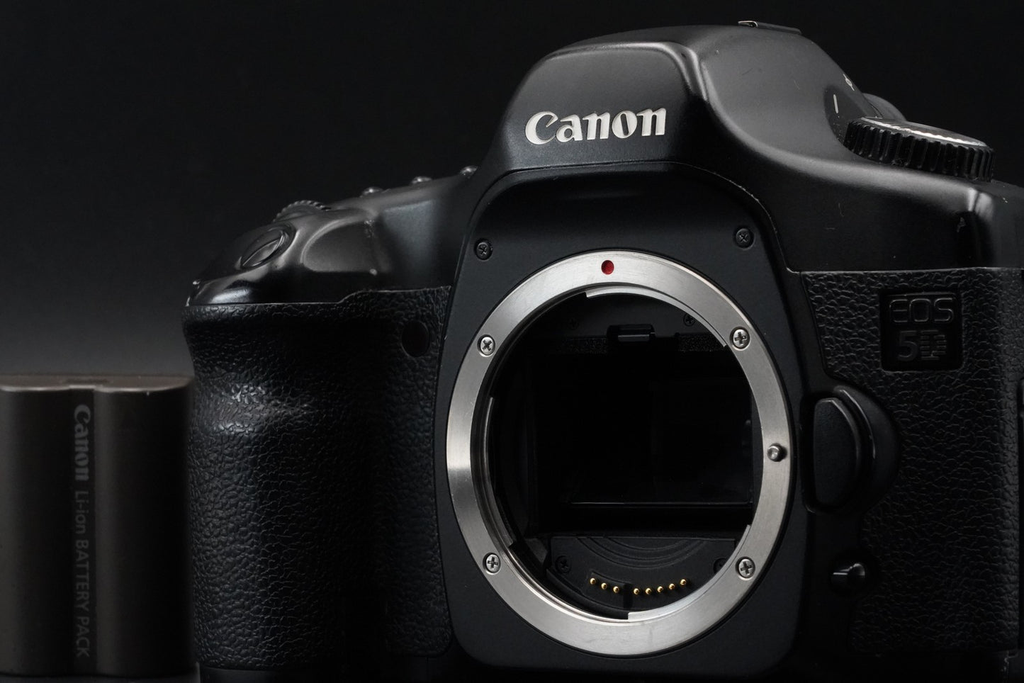 Canon EOS 5D Digital SLR Full Frame Camera Body Only US Duty Paid 11032