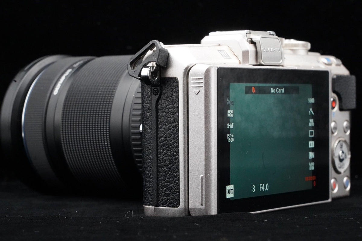 Olympus PEN E-PL7 Digital Camera Silver with 14-42mm Lens US STOCK #9544
