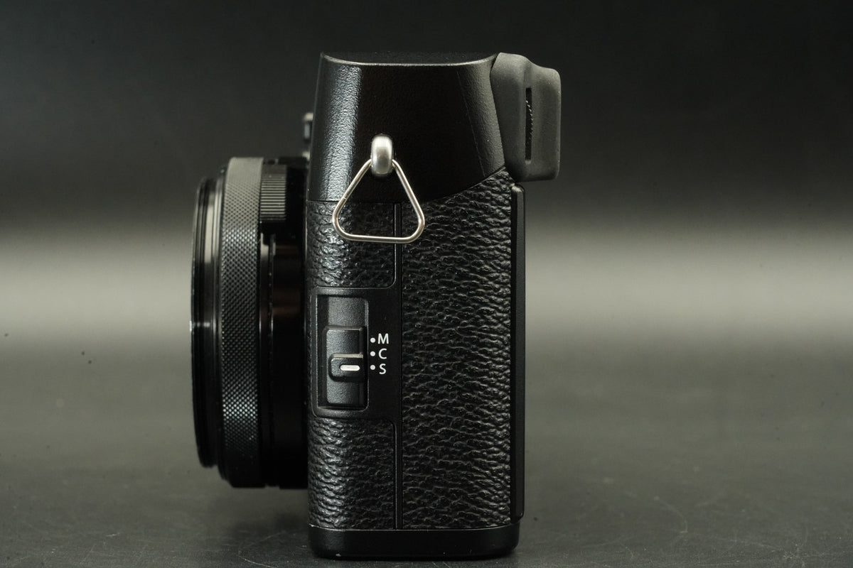 Fujifilm X100F 24.3MP Digitalkamera -19000 Schnitte- #11885