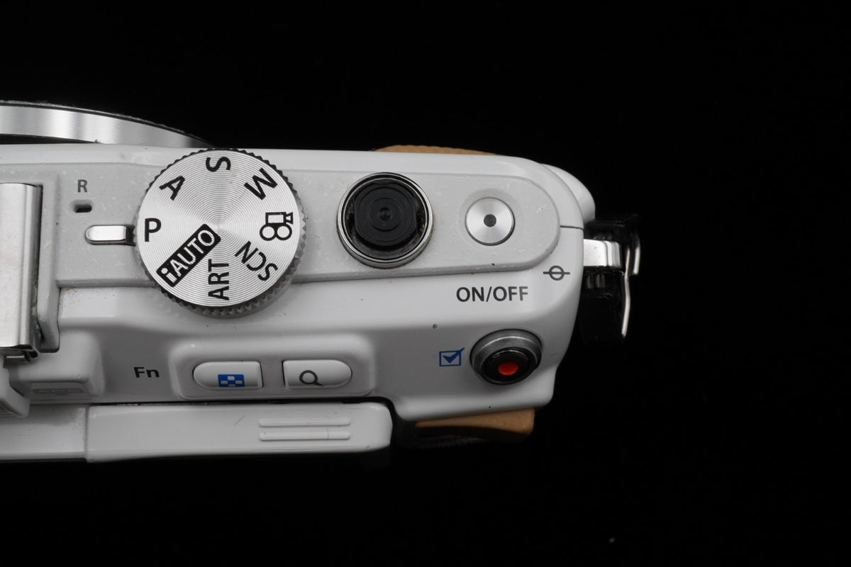 Olympus Pen Lite E-PL5 White Mirrorless Digital Camera US STOCK #10244
