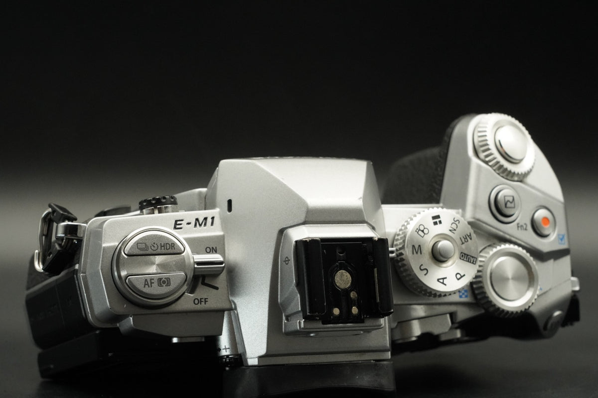 Olympus OM-D E-M1 Digital Camera Silver Body -8560 cuts- #11470