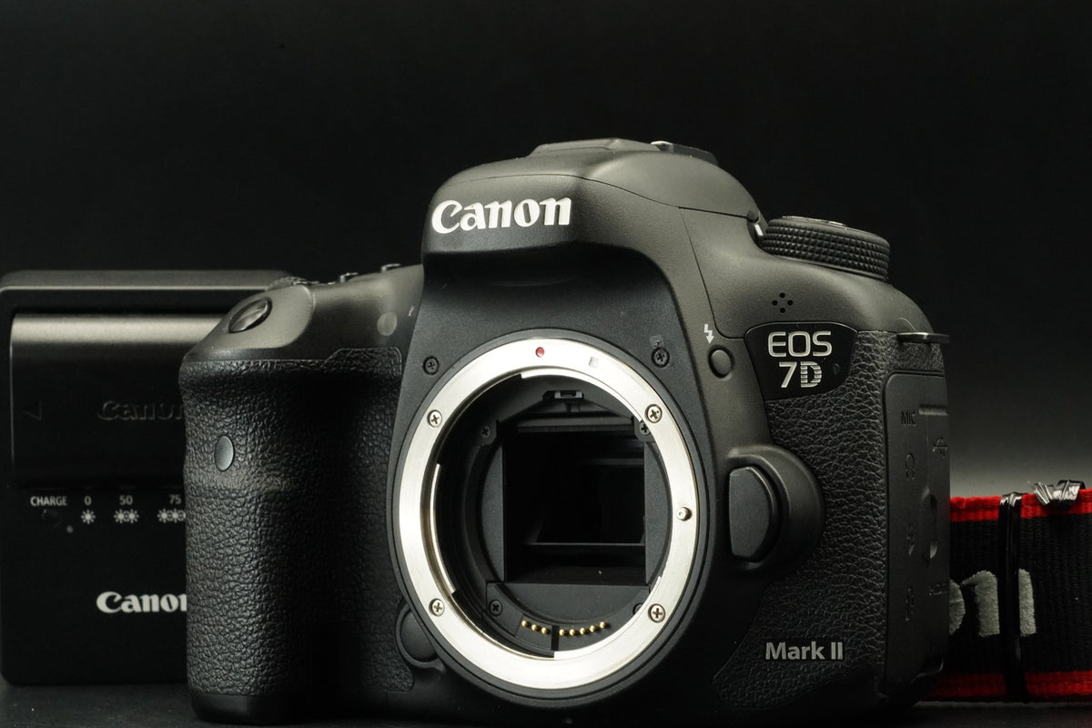 Canon EOS 7D Mark II DSLR Digital SLR Video Camera Used US STOCK #12218