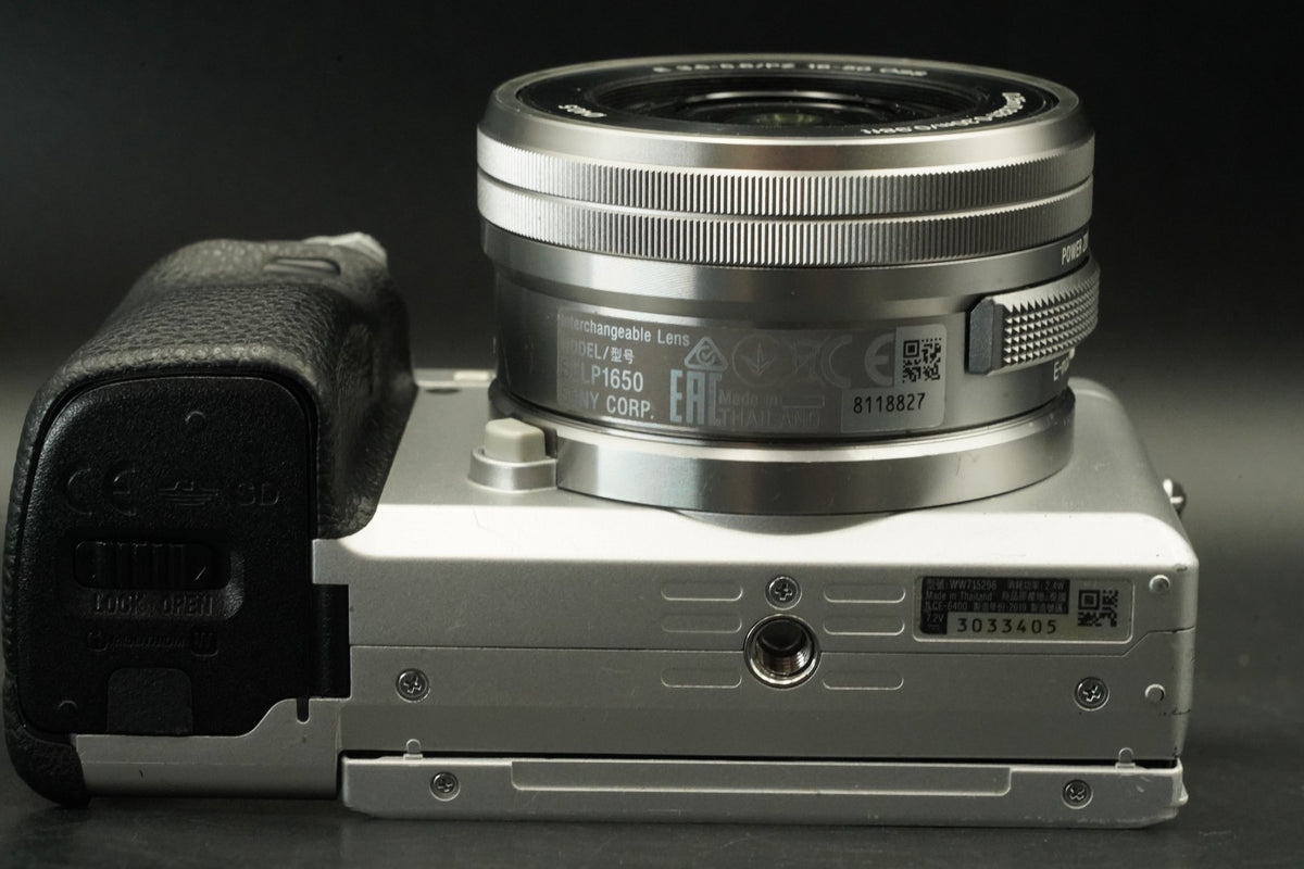 Sony A6400 Digital Camera Silver w/ 16-50mm Lens -57852 cuts- #12530