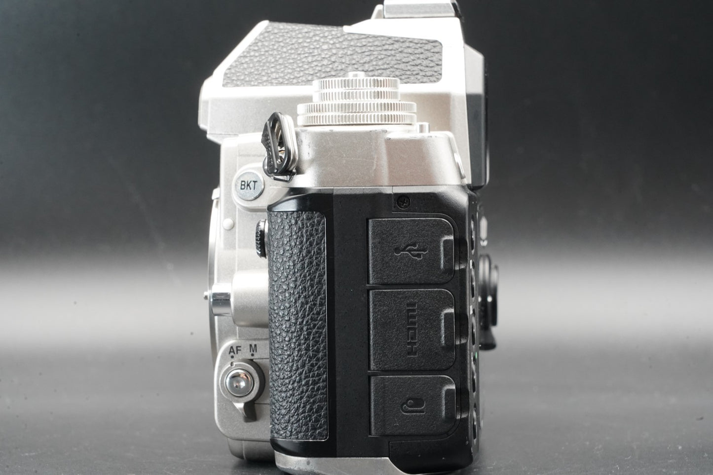 8818 cuts!! Nikon Df Silver DSLR Digital Camera Body 11462