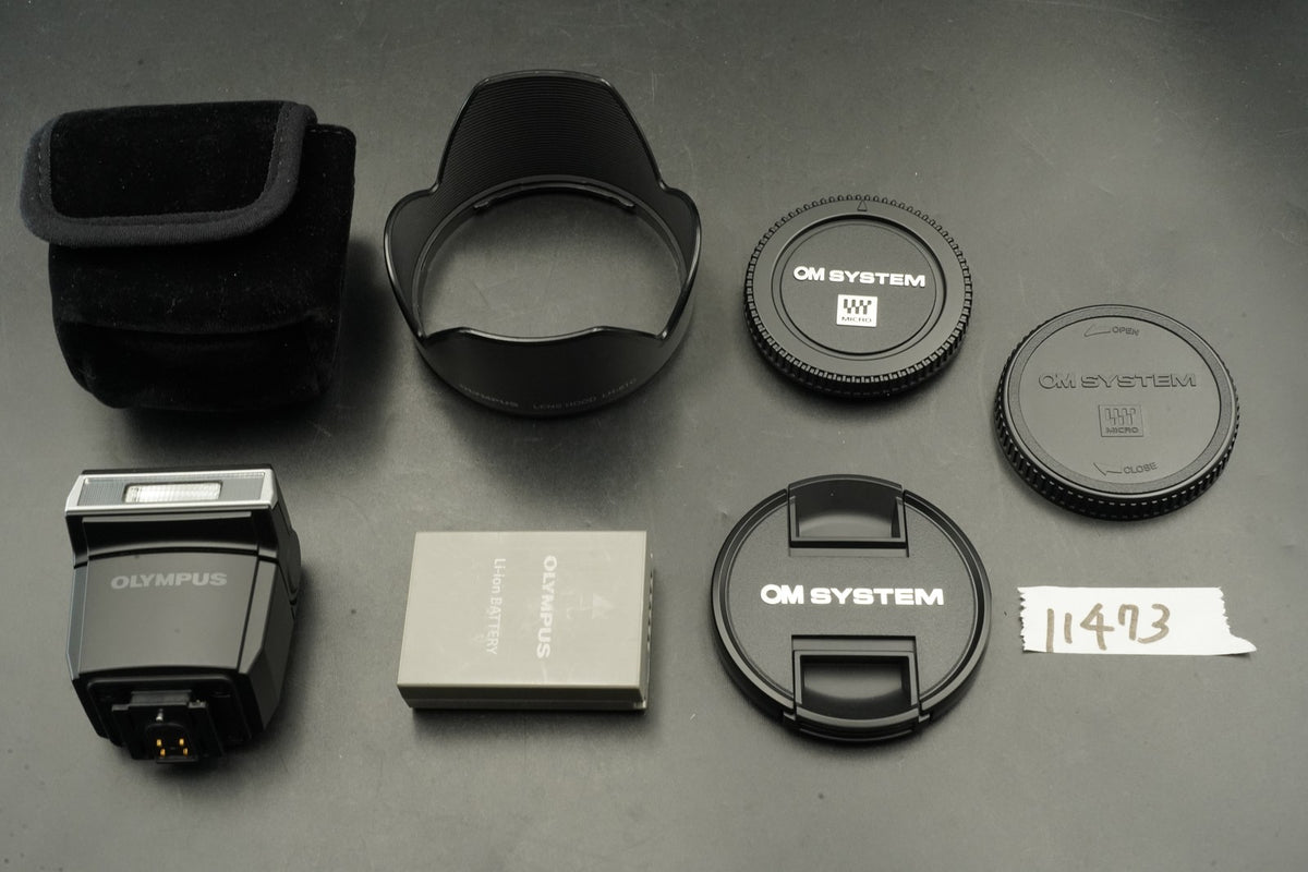 Olympus OM-D E-M5 Mark II w/ M.ZUIKO 14-150 Lens Silver -2474 cuts- #11473