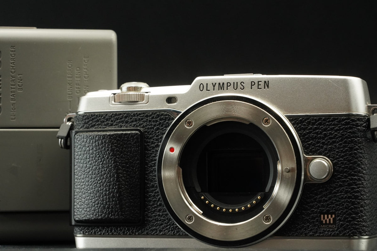 Olympus PEN E-P5 Silver Body Wifi Digital Camera Japan US STOCK #11614
