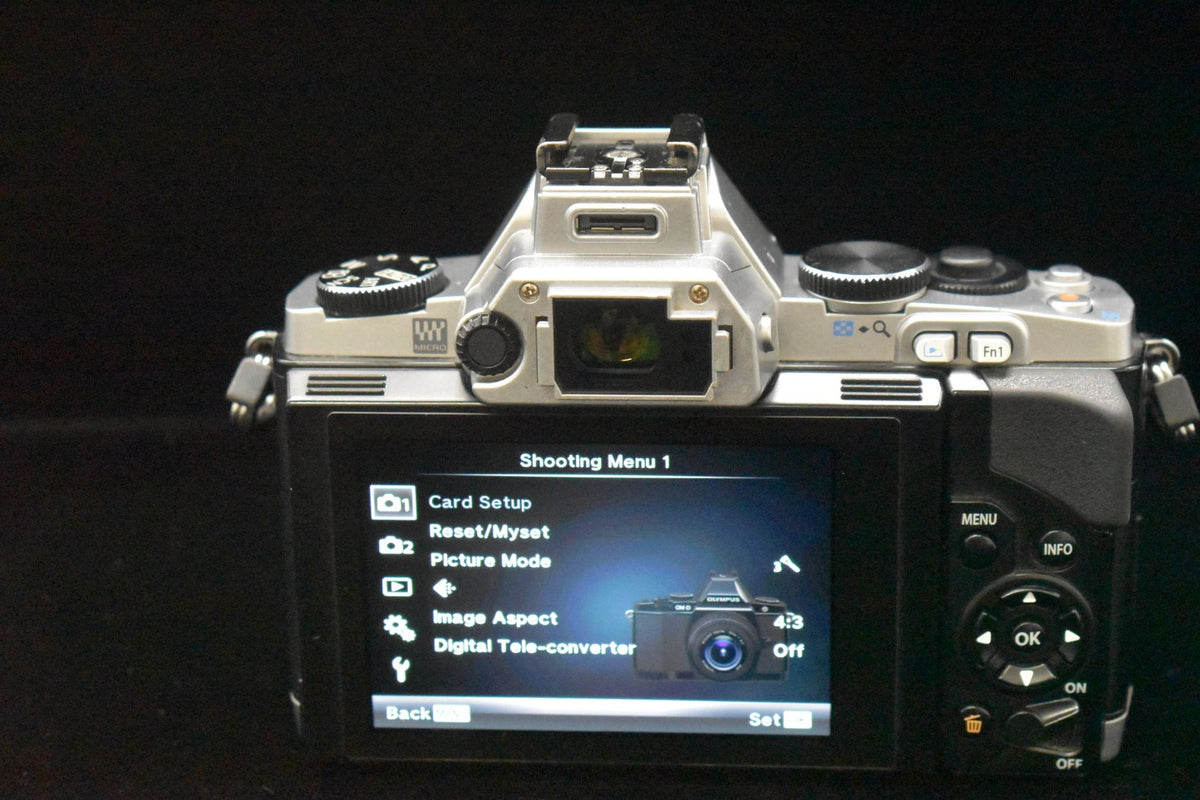 Olympus OMD E-M5 Mirrorless Digital Camera with Lens Silver US STOCK #10070
