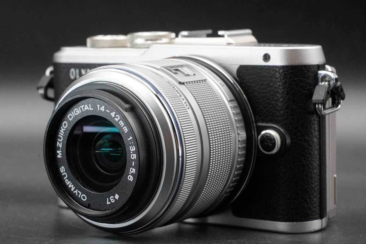 Olympus E-PL8 w/ 40-150mm Lens Digital Camera Silver US STOCK #11321