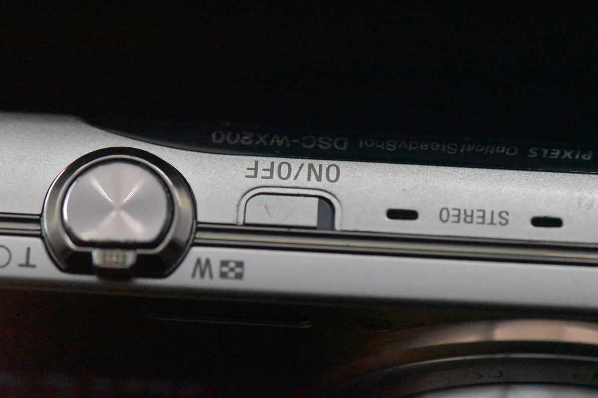 SONY Cyber-shot DSC-WX200 Digital Camera 18.2MP Silver US STOCK #7339