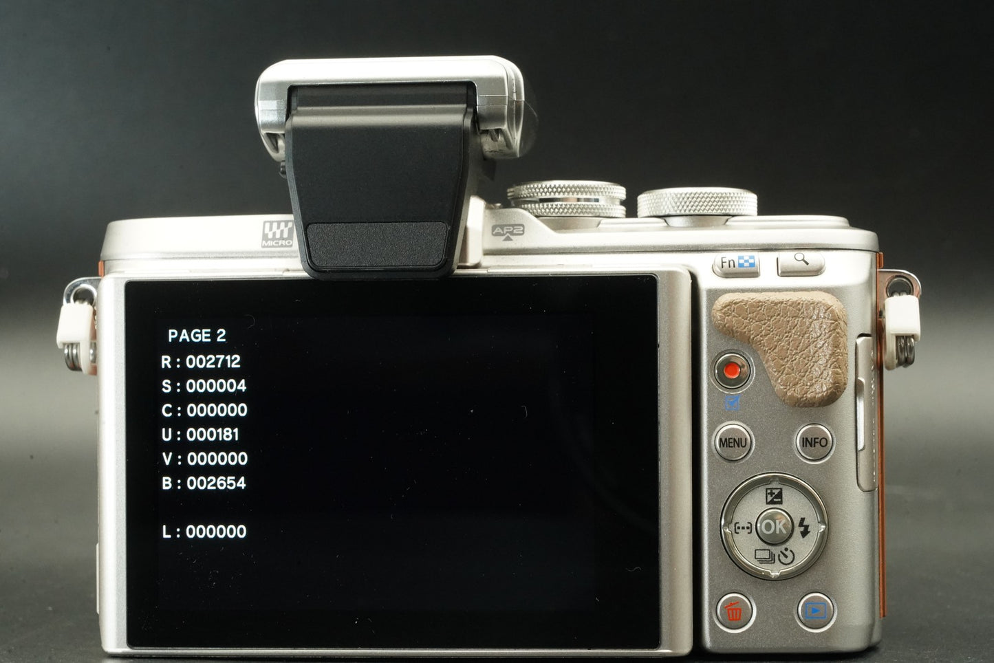 2712 cuts! Olympus E-PL8 Brown w/ 2 lenses Digital Mirrorless Camera 11639