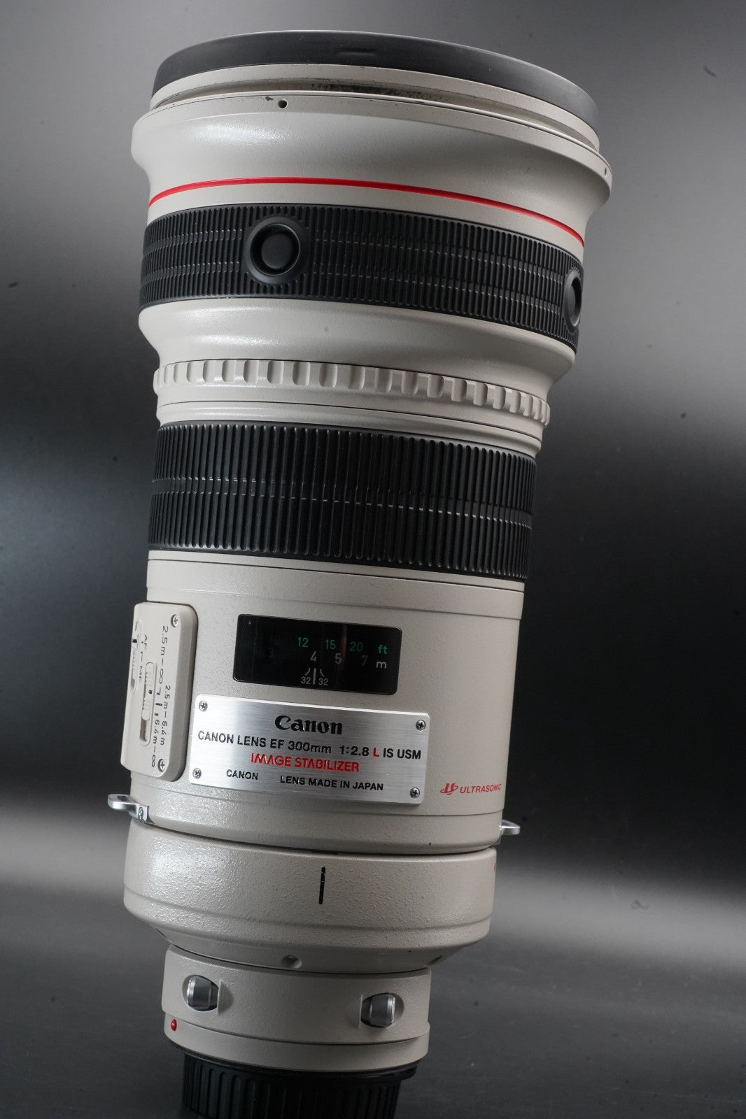 Canon EF 300mm F/2.8 L IS USM Lens w/ BOX US STOCK #11136
