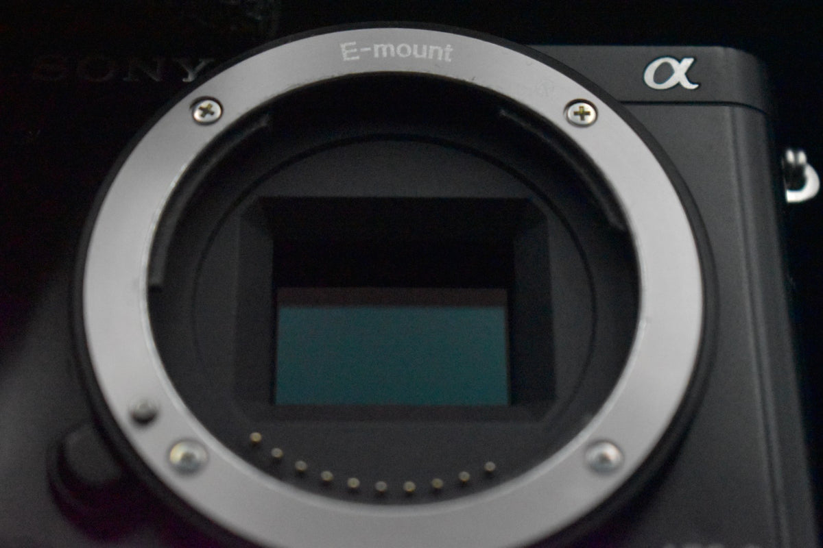 [US Duty Paid] Sony alpha a6000 Digitale Spiegellose Kamera mit Objektiv...