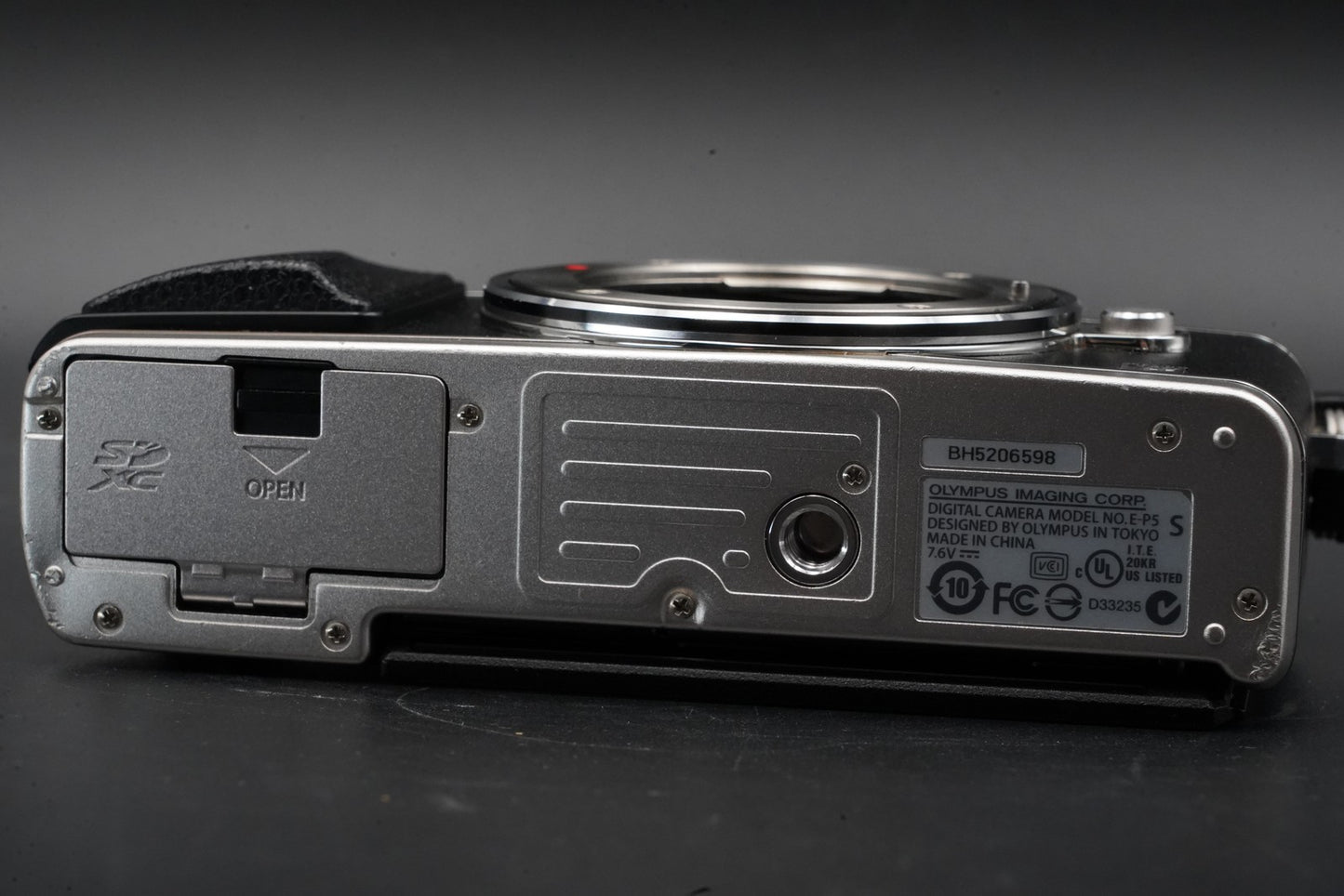 Olympus PEN E-P5 Silver Body Wifi Digital Camera Japan US Duty Paid 10762