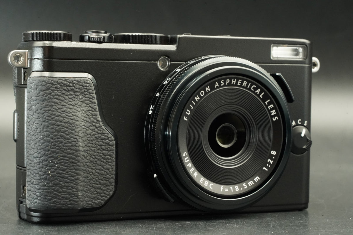 Fujifilm Fuji X70 X 70 Black 16.3MP Digital Camera #11988