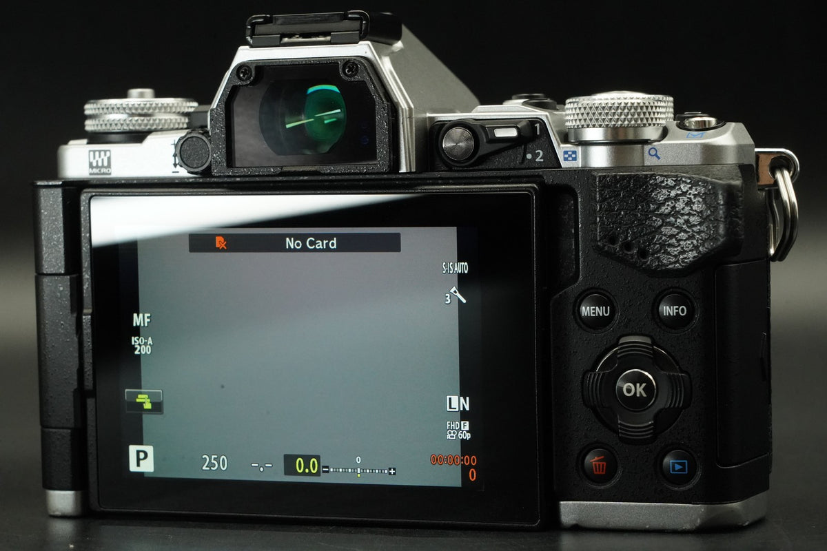 Olympus OM-D E-M5 Mark II 16.1MP Digital SLR Camera Silver -4315 cut- #12210