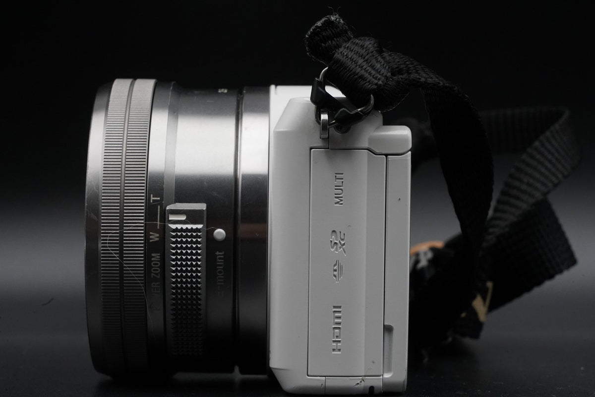 Sony Alpha a5000 Mirrorless Digital Camera White with 2 Lenses #10484