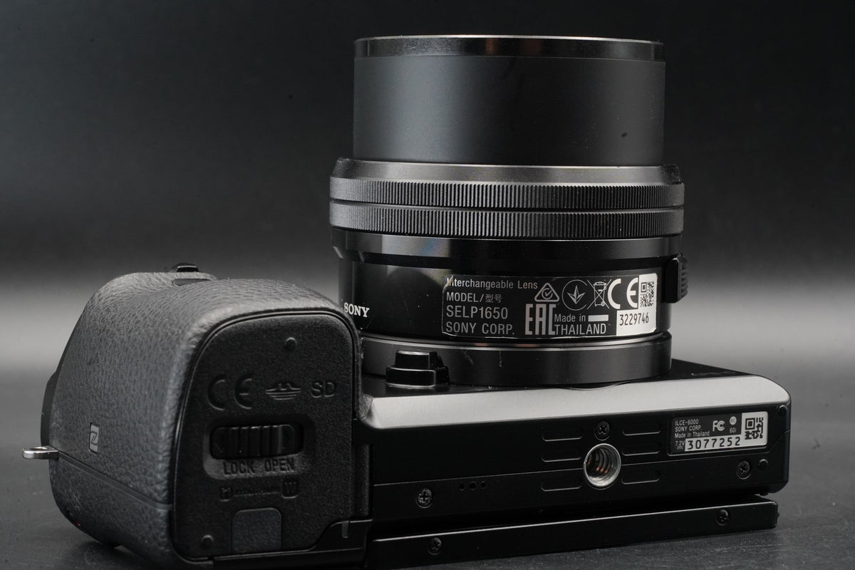 Sony a6000 Digital Mirrorless Camera Black with Lens -10198 cuts- #10821