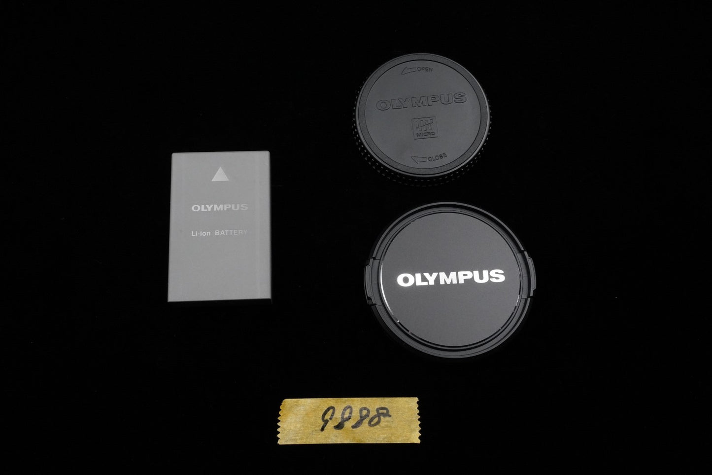 Olympus E-PL8 14-42mm / 40-150mm 2 Lenses Digital Camera US Duty Paid 9888