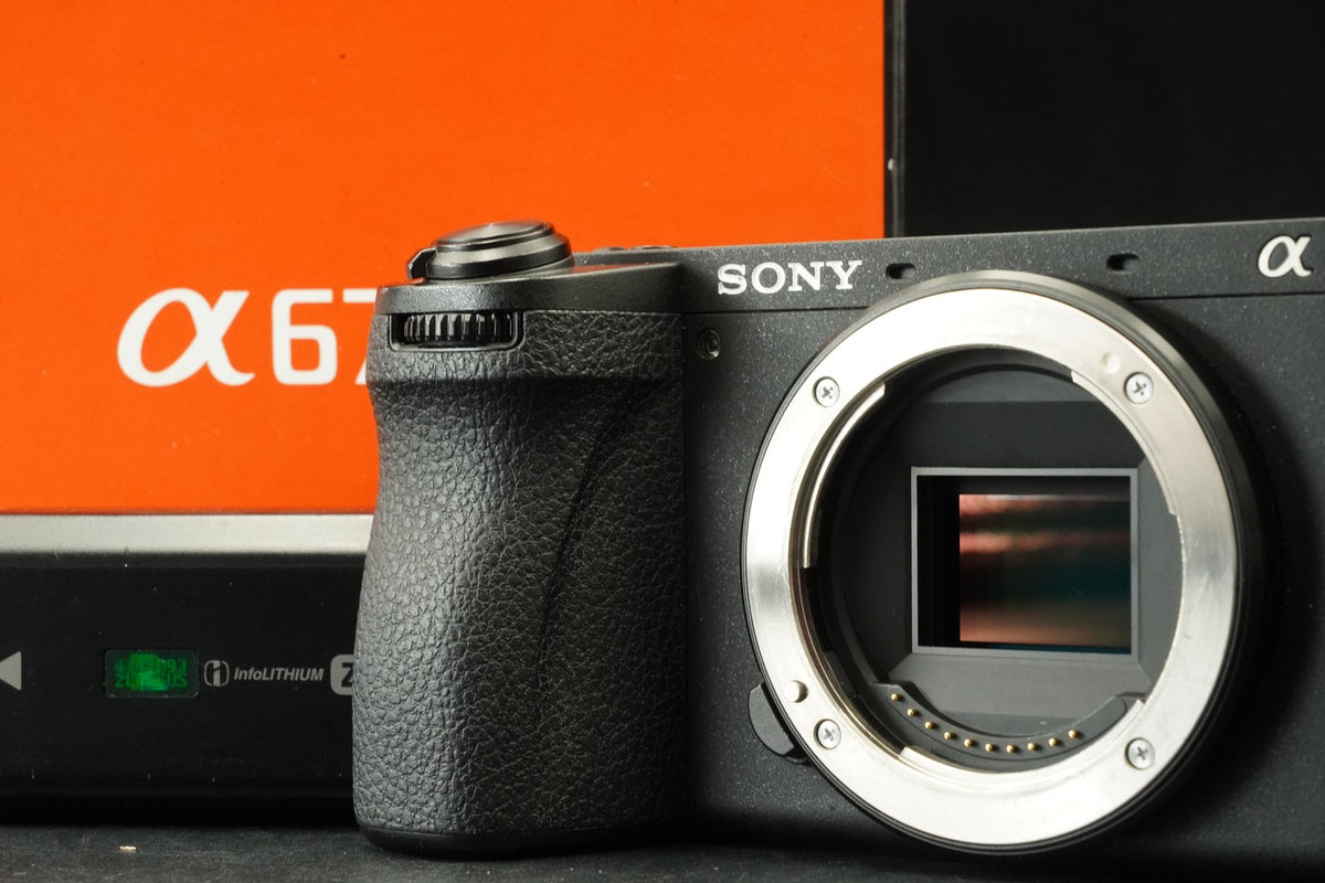 SONY a6700 ILCE-6700 Mirrorless Camera Black -93751 cuts- US STOCK #12300