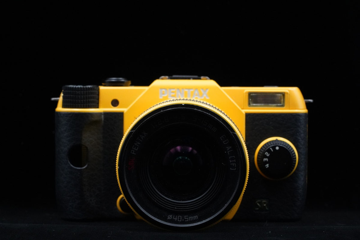 Pentax Q7 Yellow Digital Mirrorless camera with Lens US STOCK #10035