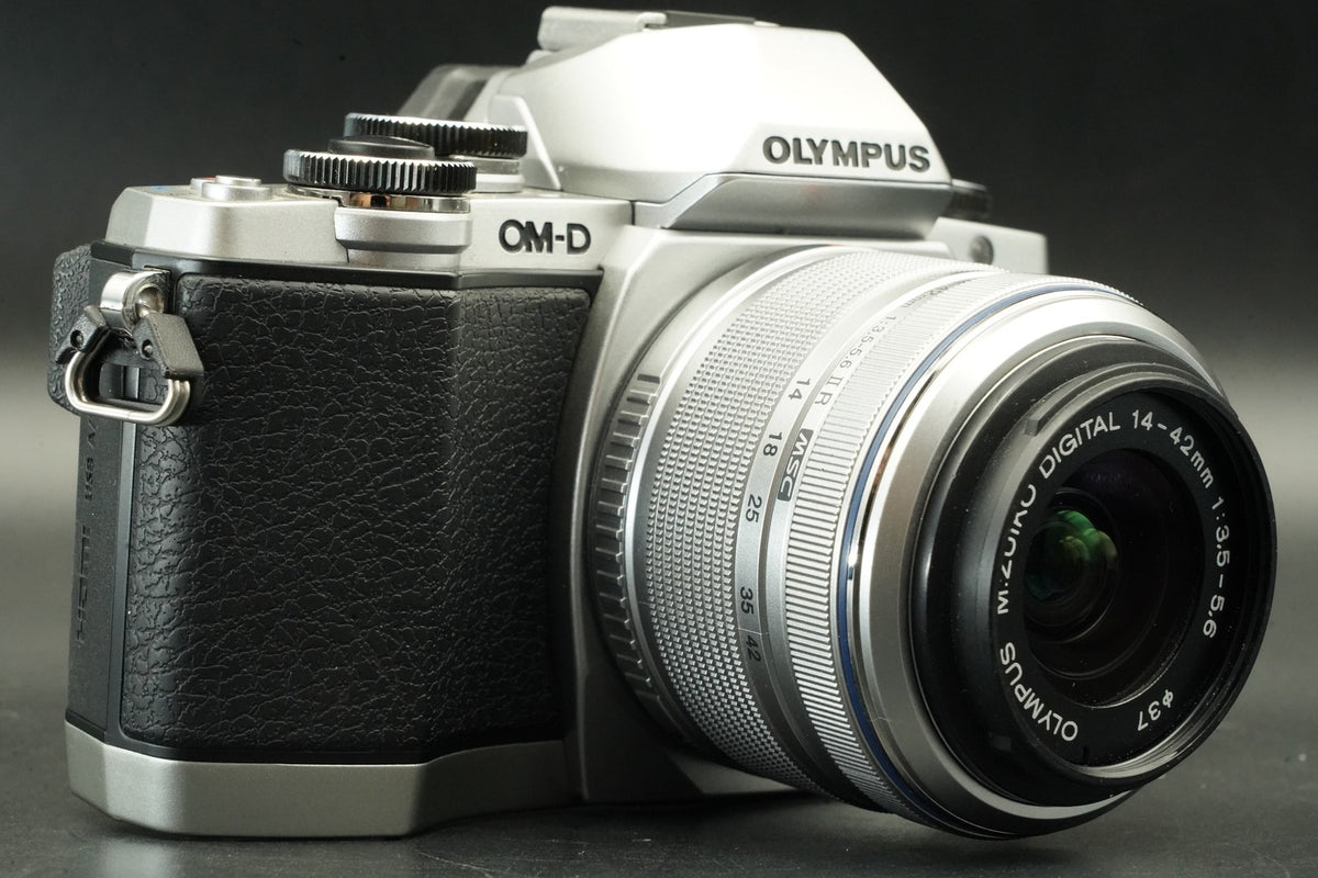 Olympus OM-D E-M10 16.1MP SLR Silver w/ 2 Lens -772 cuts- #12275