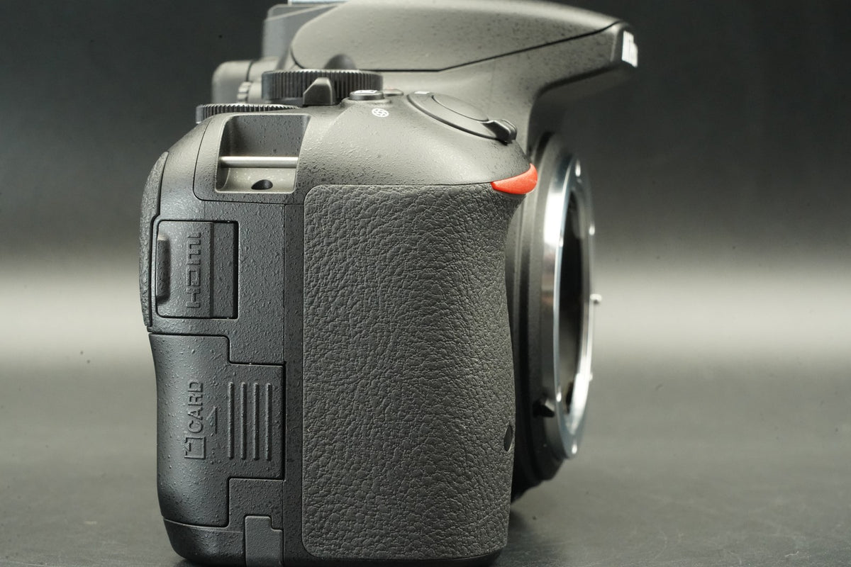 Nikon D5500 DSLR Digital Camera Body Only Black -1948 cuts- #12487