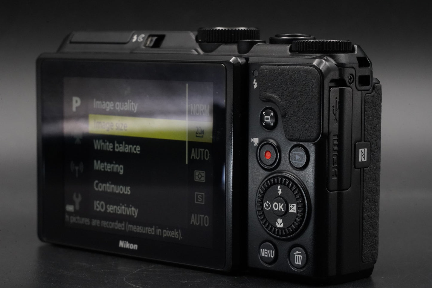 Nikon COOLPIX A900 20.3MP 35x Compact Digital Camera Black US Duty Paid 10896