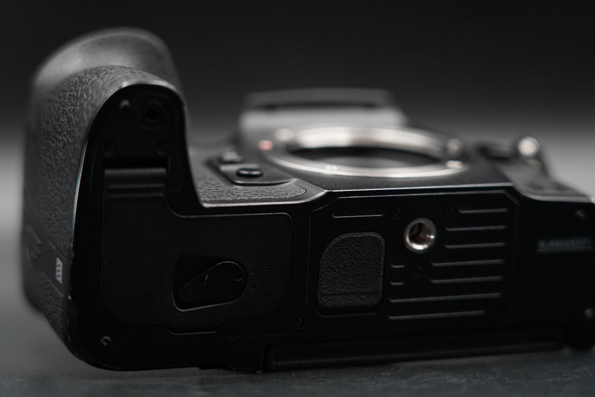 -3765 cuts- OM SYSTEM OM-1 Mark II Mirrorless Camera US STOCK #11159