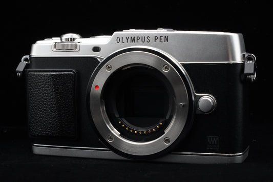 Olympus PEN E-P5 Silver Body Wifi Digital Camera Japan US Duty Paid 9837