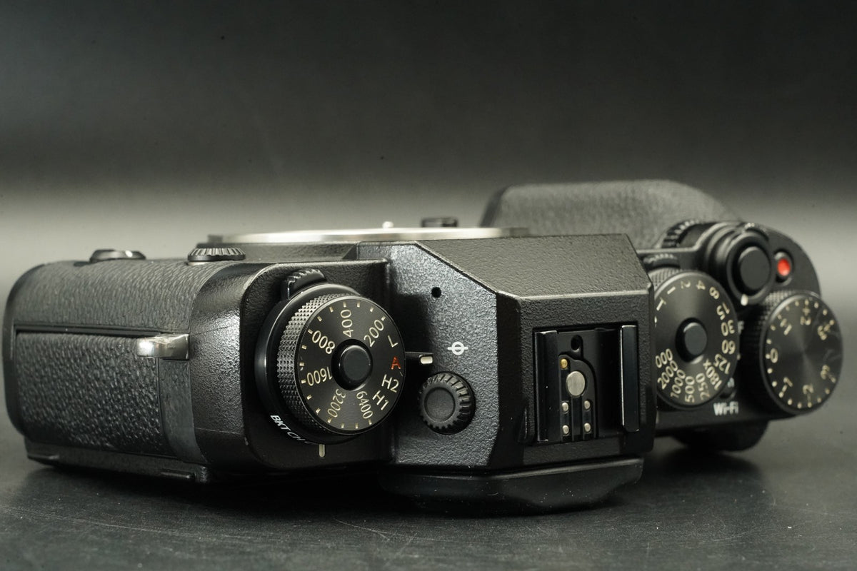 Fujifilm X-T1 Mirrorless Digital Camera 16.3MP Black -999 cuts- #12410