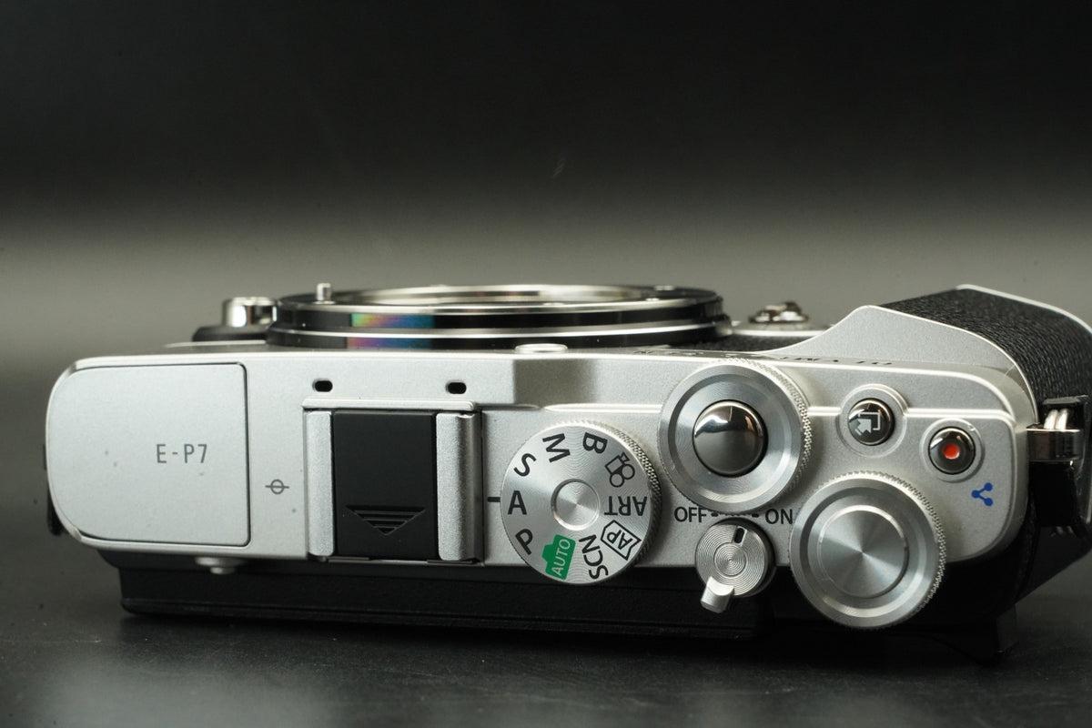 OLYMPUS PEN E-P7 Digital Camera Body Silver -3992 cuts- #11598