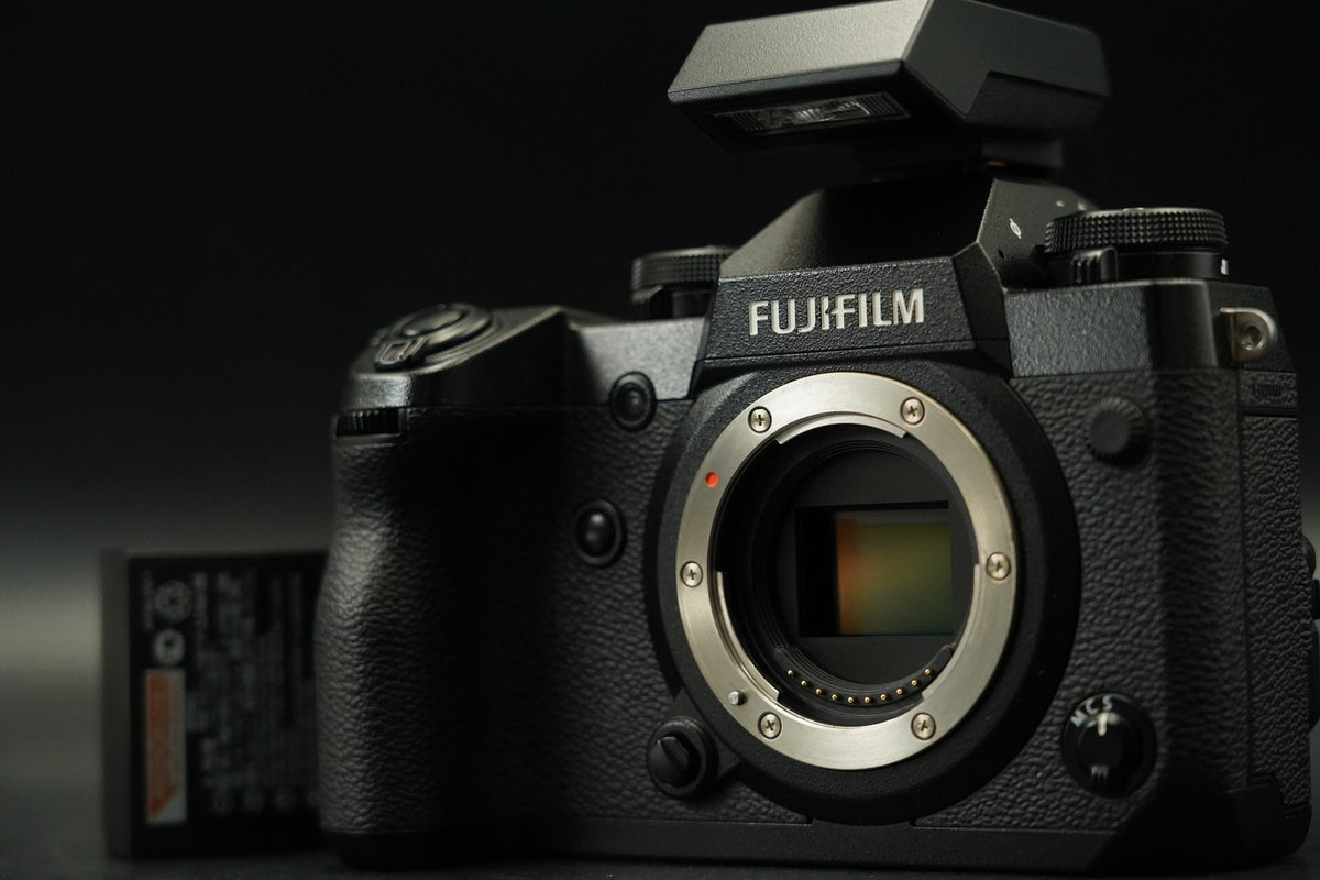 Fujifilm X-H1 24.3 MP Mirrorless Camera Black -37 cuts- US STOCK #12336