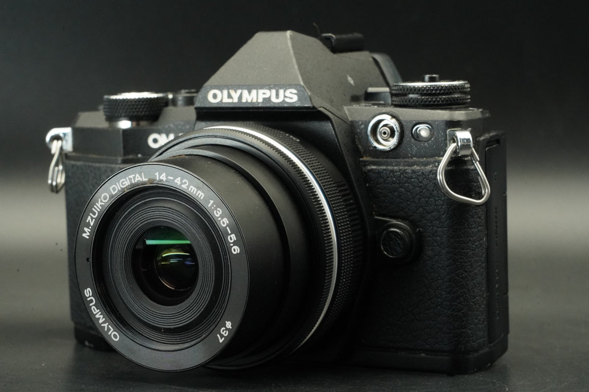 Olympus OM-D E-M5 Mark II 16.1MP Digital SLR Camera Black US STOCK #11693