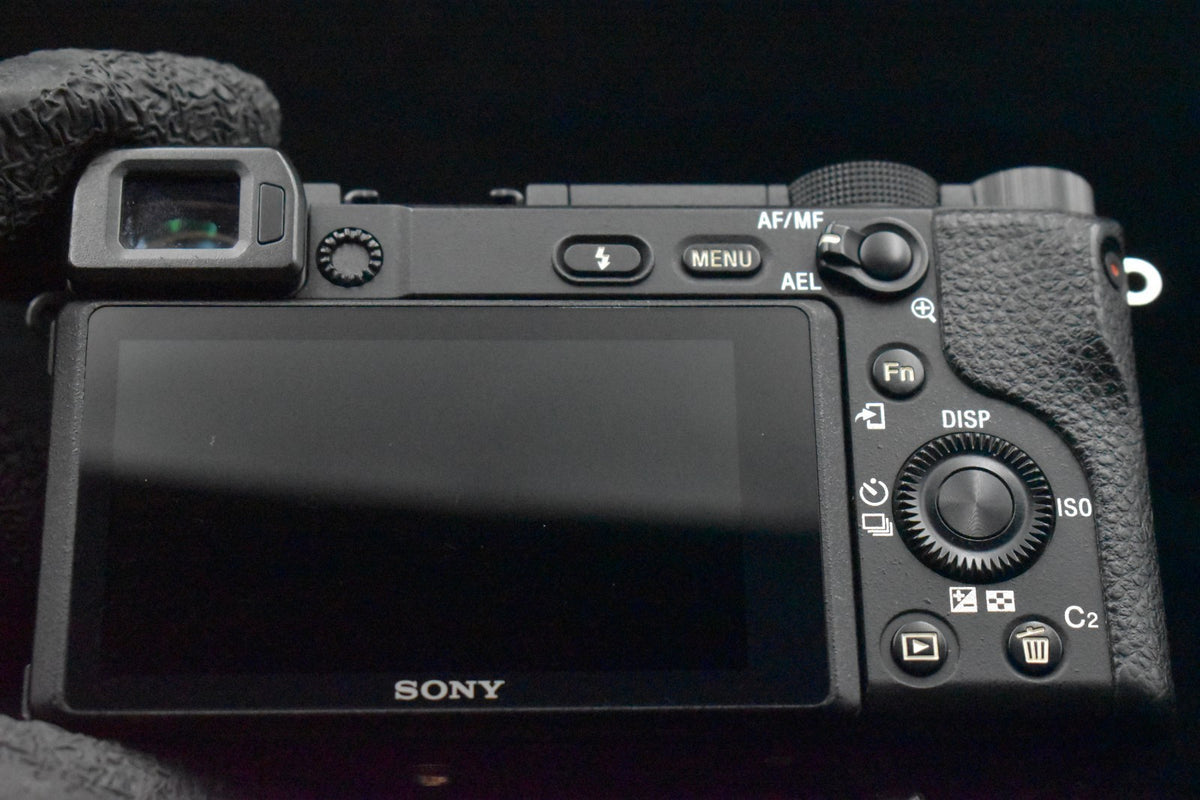 [US Duty Paid] Fotocamera digitale mirrorless Sony Alpha A6400 nera 9232