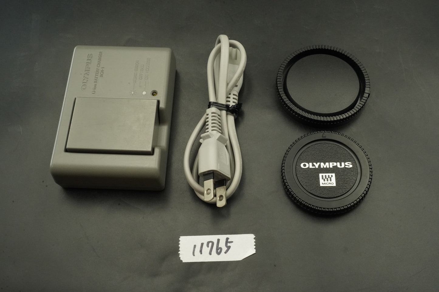 Olympus OM-D E-M5 Mark II w/ M.ZUIKO 14-150 Lens Silver -10789 cuts- #11765