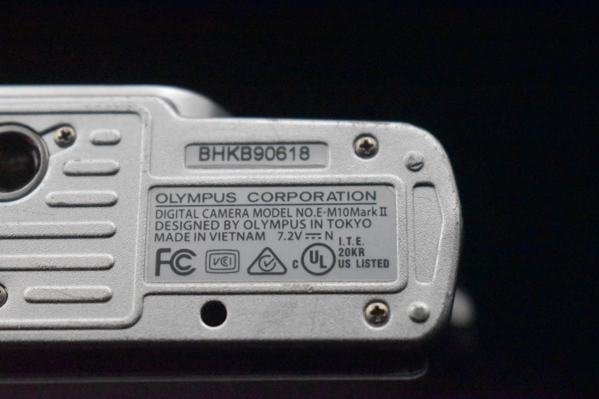 [US Duty Paid] Olympus OM-D E-M10 Mark II 16.1MP Digital Camera Silver 8939