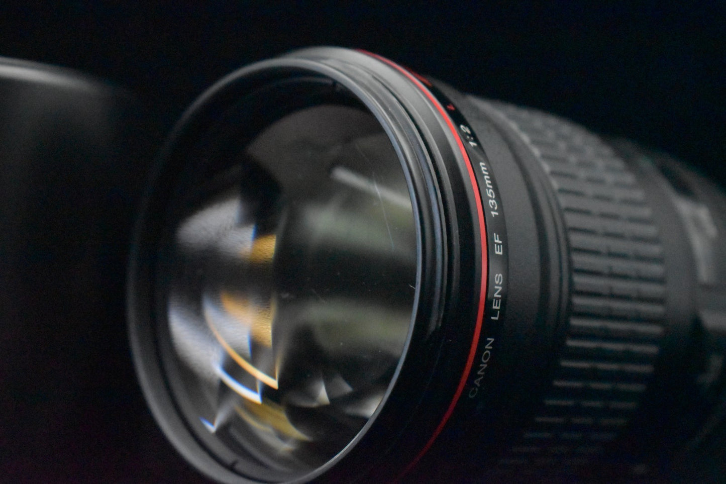 Canon EF 135mm f/2 L USM Telephoto Lens Hood USA Seller Duty Paid 9372