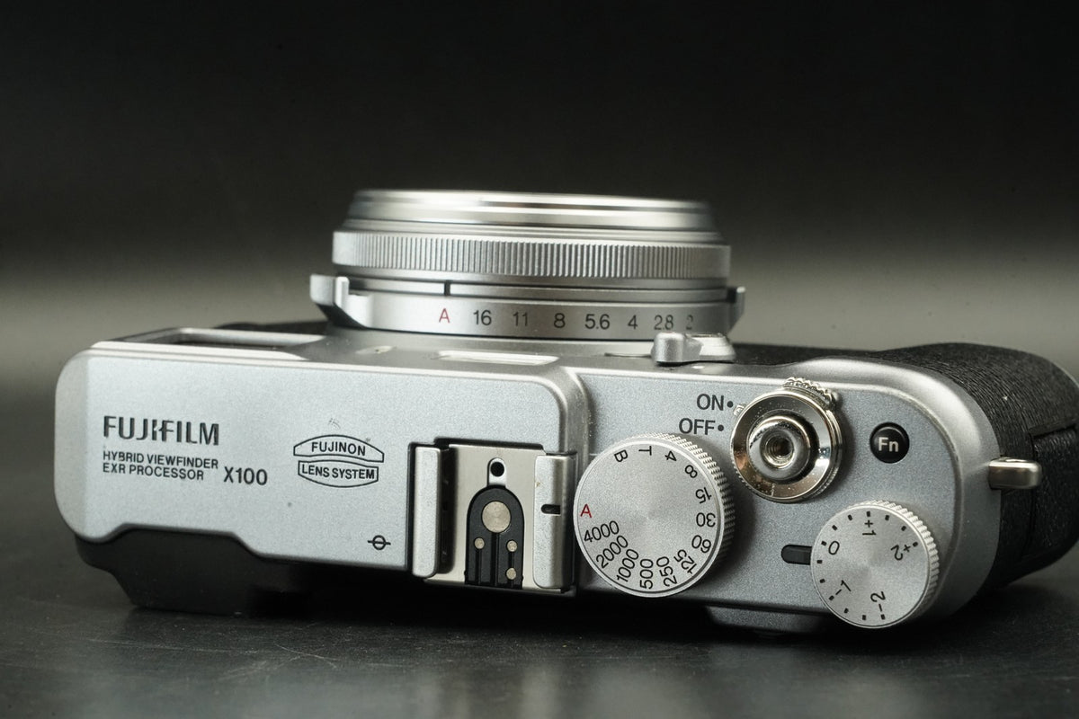 Fujifilm X100 FinePix X Series 12.3MP Silver Digital Camera #12667
