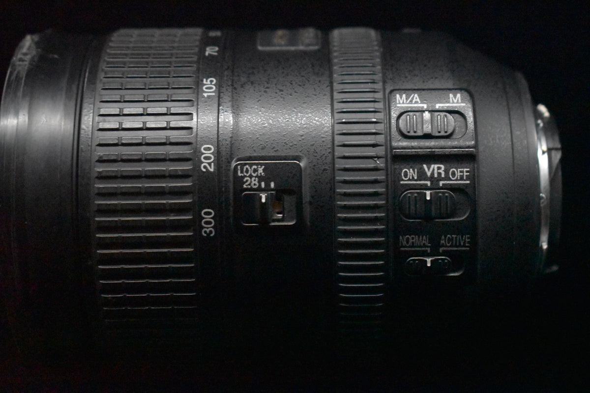 [Near Mint] Nikon AF-S FX NIKKOR 28-300mm F/3.5-5.6G ED VR Zoomobjektiv 8184