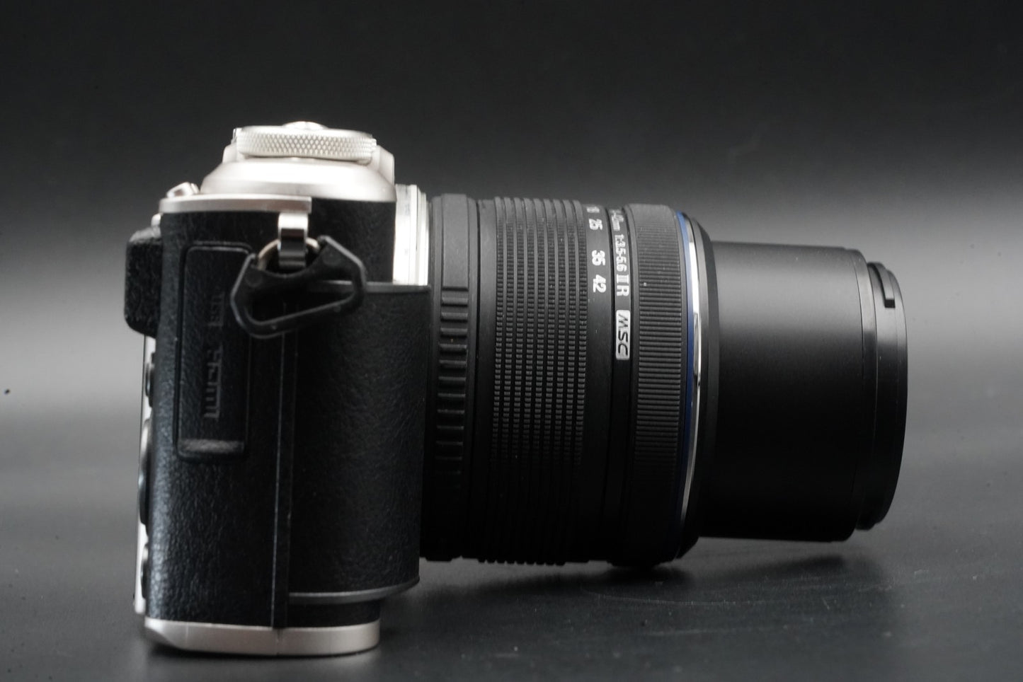 OLYMPUS PEN E-PL9 16.1MP Digital Camera w/ 2 Lens Black US DUTY PAID 10599
