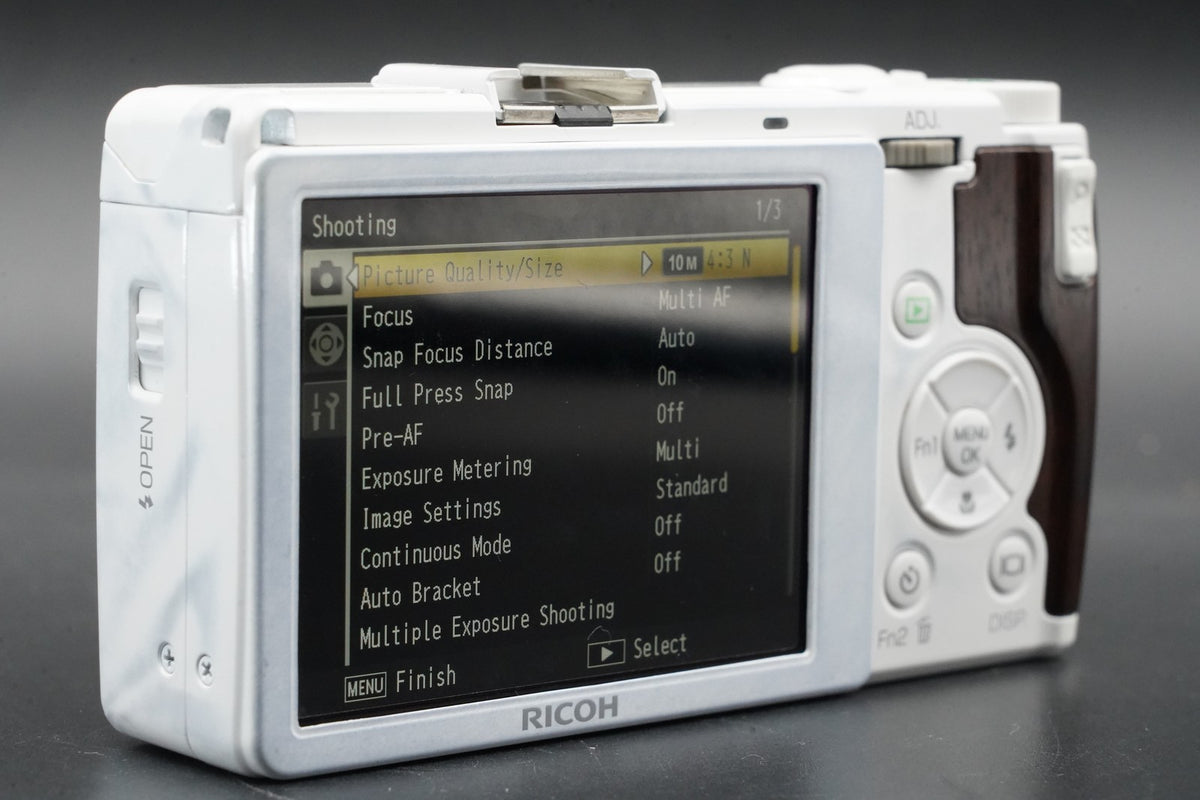 Ricoh GR Digital IV 10.4MP Digital Camera White -815 cuts- #11024