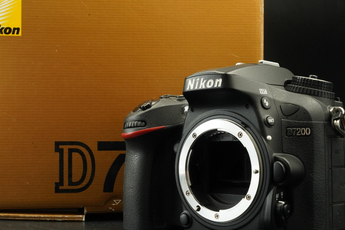 Nikon D7200 24.2 MP Digital SLR Camera Body Only -41439 cuts- US STOCK #12312