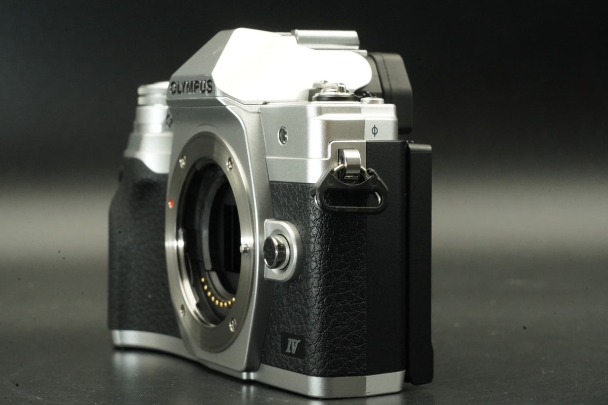 Olympus OM-D E-M10 Mark IV Silver Mirrorless Camera -10104 cut- #12140