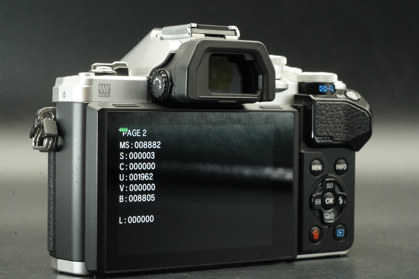 8882 cuts!! Olympus OM-D E-M10 Mark III Silver 11597